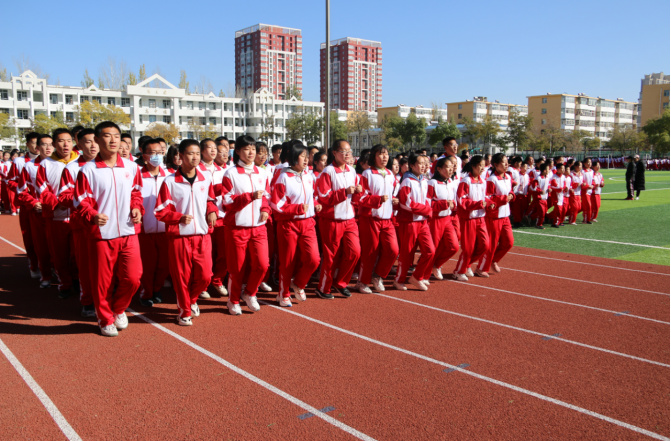跑出飞扬的青春,磨练坚强的意志---宁夏大学附属中学跑操比赛